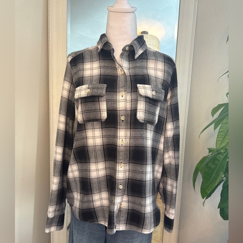 Mossimo Supply Co. Black and White Plaid Button-Up Shirt